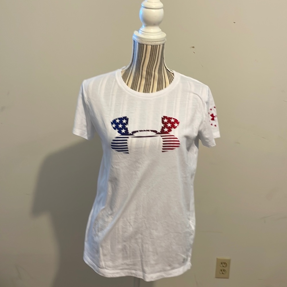 Under Armour classic t- shirts size small
